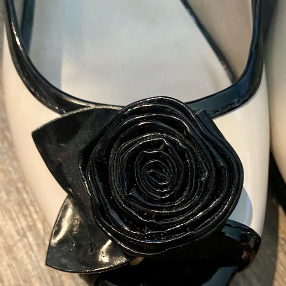 Anne Klein leather heel - Picture 2 of 4